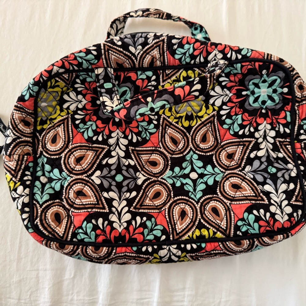 Vera Bradley Red and Green Travel Bag with Vibrant Design - Picture 3 of 9